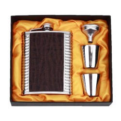 Qaecmly Stainless Steel Drinking Flask – 8oz Leakproof Hip Flask Wrapped in Genuine Alligator Leather for Whiskey & Spirits