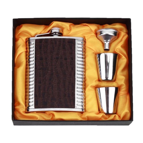 Qaecmly Stainless Steel Drinking Flask – 8oz Leakproof Hip Flask Wrapped in Genuine Alligator Leather for Whiskey & Spirits